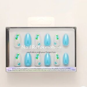 New Nail Reformation Blue Floral Press-On Nails